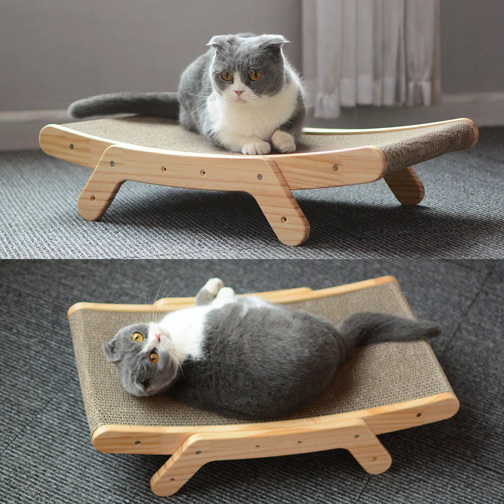 Ruhiges Katzenbett mit Kratzmatte